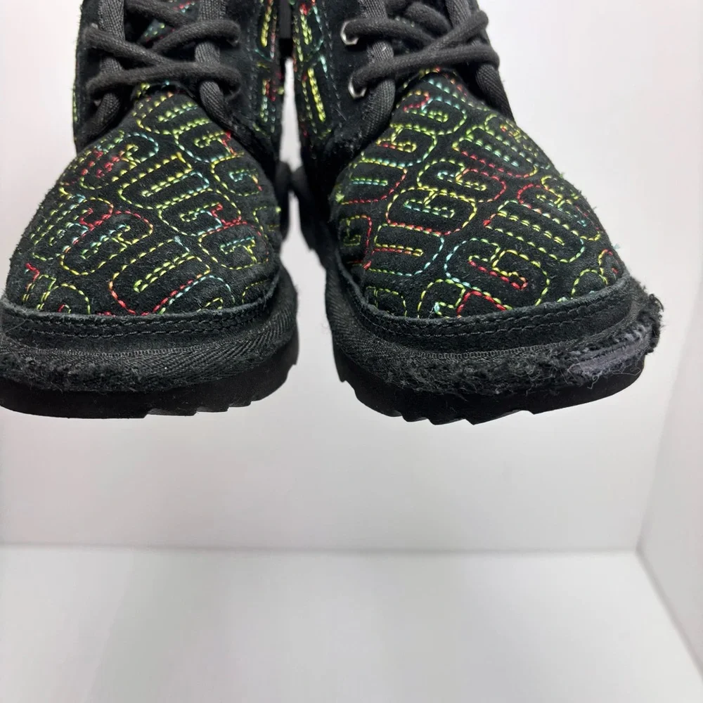 UGG NEUMEL II GRAPHIC‎ STITCH BLACK SUEDE BOOTS SIZE 10 TODDLER
